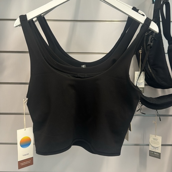Vuori Daily Crop-black-NWT - Picture 2 of 6